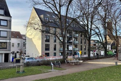 Neubau KR-Uerdingen: 4,5-Zi-Maisonette-Wohnung mit Galerie und Balkon am Rheinufer mit Aufzug, TG