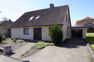 Ideale Lage: Tolles EFH mit Garage und Vollkeller auf großem Grundstück!