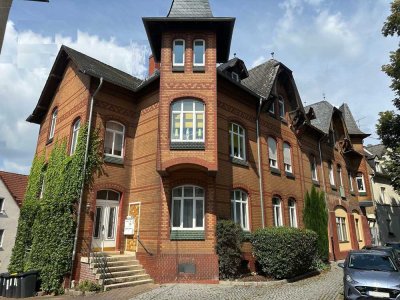 Bezaubernde Stilaltbauetage mit Terrasse und Garagenplatz