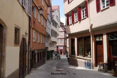 Attraktives Wohn- und Geschäftshaus mit Balkon und Terrasse