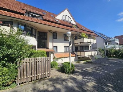 Gemütliche 2-Zi.-Whg mit Balkon und Stellplatz gegenüber dem Favoritepark gelegen