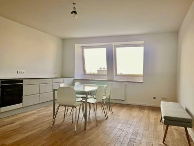 Außergewöhnlich sanierte 4-Zimmer DG-Wohnung mit Blick ins Grüne!