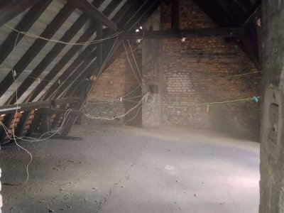 SELTENE CHANCE: UNAUSGEBAUTES DACHGESCHOSS IN ZENTRALER LAGE
