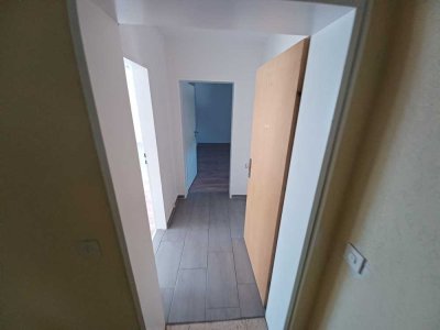 Ruhige 2 Zimmer Wohnung mit Balkon und EBK!