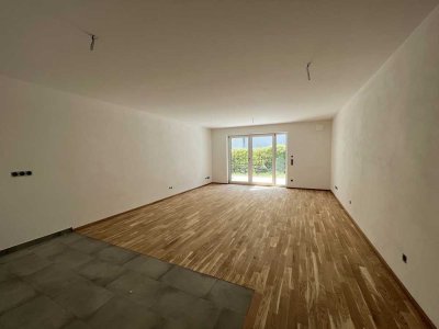 2-Zi.-Erdgeschosswohnung mit gehobener Ausstattung + Abstellkammer + Terrasse + Garten