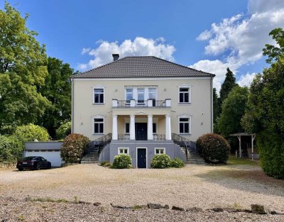 Prachtvolle Villa mit klassischer Architektur – Eine Rarität mit Prestige