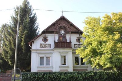Frankfurt-Schwanheim: sanierungsbedürftige denkmalgeschützte Villa mit AfA Möglichkeiten