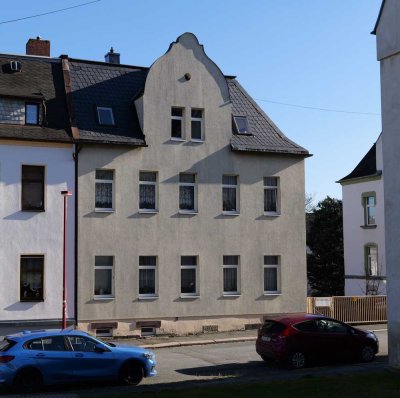 Geräumige 2-Zimmer-Wohnung mit Garage und ruhiger Lage!