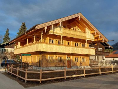 Exklusive 4-Raum-Wohnung im 1.OG mit geh. Innenausstattung