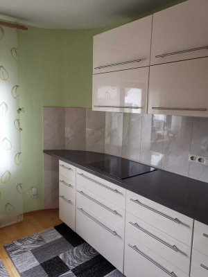 Gepflegte Maisonette-Wohnung mit vier Zimmern sowie Balkon und Einbauküche in Frankenthal
