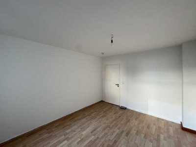 *Schöne 2 Raum Wohnung mit optimalen Grundriss und ruhiger Lage*