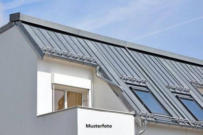 Dachgeschosswohnung mit 3 Zimmern und Kellerabteil