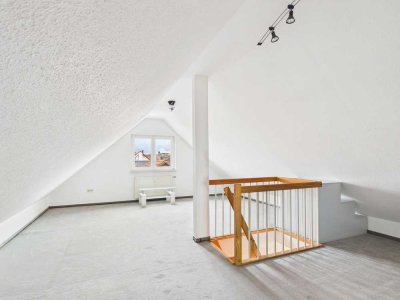 Helle 3-Zimmer-Maisonette mit Dachstudio, Balkon mit schöner Aussicht und KFZ-Stellplatz