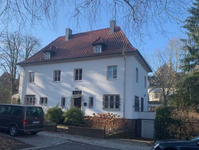 Schicke Kaffeemühle in Best-Lage,  ruhig gelegen, mit „gewachsenem“ Gartenbestand....