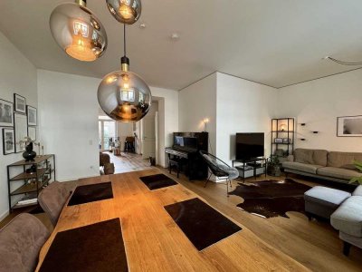 Wunderschöne kernsanierte Wohnung mit Balkon und Einbauküche
