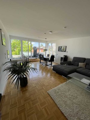 Helle 2-Zimmer Maisonette-Wohnung mit Dachterasse in der Aaseestadt