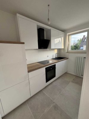 Sonnige und sanierte 2-Zimmer-Wohnung in ruhiger Seitenstraße