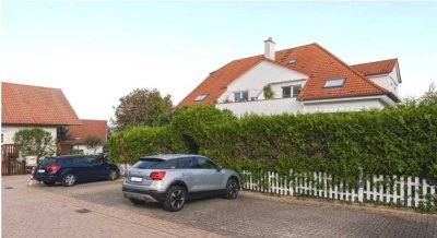 Charmante 4-Zimmer Wohnung mit Südloggia und 2 Stellplätzen