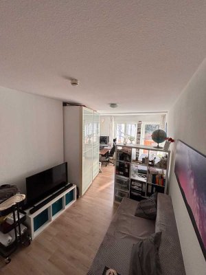 1-Zimmer -Appartement direkt gegenüber dem KIT mit Balkon und Aufzug