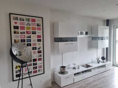 Möblierte Penthouse-Wohnung mit direktem Liftzugang und Balkon