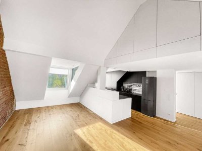 Altbauästhetik neu interpretiert – Wohnen mit Stil. Garage inklusive.