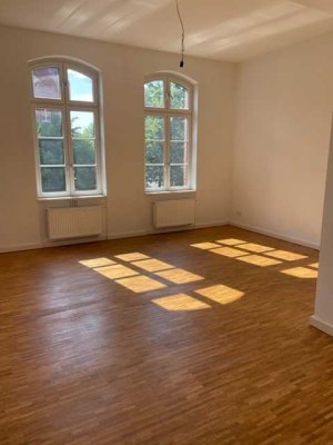 Single Apartment  1-Zi-Wohnung mit Parkett,  inkl. Einbauküche