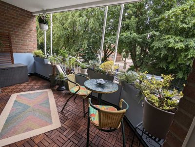 Gemütliche Wohnung zentral mit grünem Ausblick, großem Balkon und Einbauküche