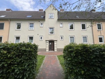 Helle Dachgeschosswohnung mit Flair in grüner Umgebung!