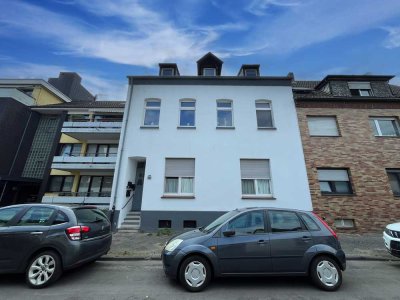 Rendite- oder Mehrgenerationenhaus: Gepflegtes Mehrfamilienhaus mit 3 Einheiten und perfekter Infras