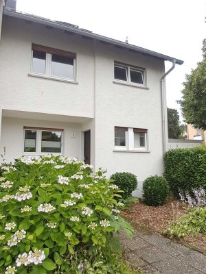 Modernes Reiheneckhaus in Top-Lage von Bad Soden - Auch für Expats geeignet !