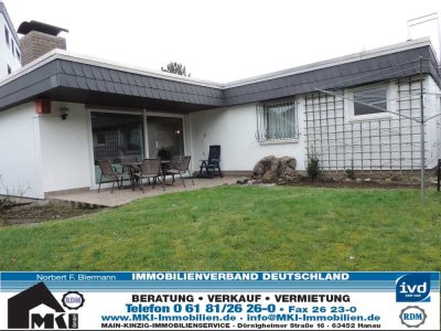Winkel-Bungalow mit Einliegerwohnung in Niederrodenbach
