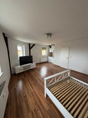 Wohnung mit Einbauküche! 29 Min. bis DHL & 20 Min bis StarPark – ideal für Studierende/Pendler