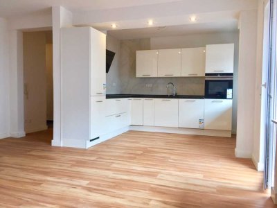 Exklusive 2-Zimmer Wohnung mit hochwertiger Küche in Aschaffenburg-Damm
