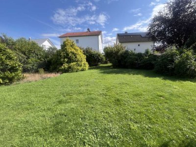 Ebenerdiger Bungalow mit großem Gartenparadies. Ihr neues Zuhause wartet!
