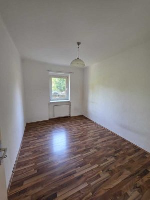 Helle 2-Zimmer-Wohnung mit Einbauküche in Ludwigshafen am Rhein