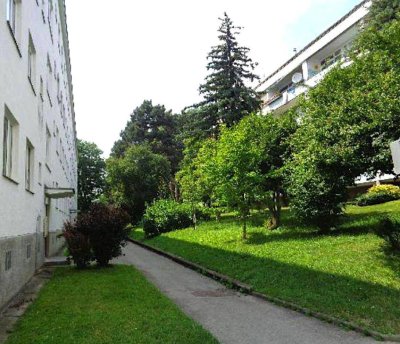 DRAUSSEN in OTTAKRING 4 Zimmer Wohnung mit LOGGIA in GRÜNLAGE