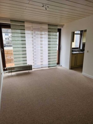 + + + Schicke, renovierte 3-Zimmer-Wohnung mit Balkon  + + +