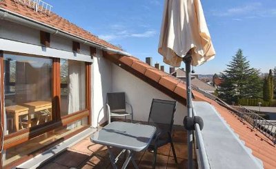 Gerlingen: 2-Zimmer-Dachgeschoss mit Dachterrasse, Carport, ...