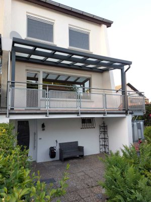 Ansprechendes 4,5-Zimmer-Reihenendhaus mit EBK, Balkon, großer Garten, Garage in Bühl-Weitenung