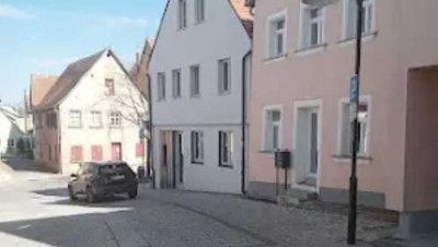 Helle EG-Wohnung in Roth mit Top-Lage