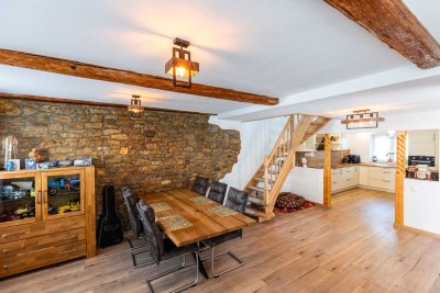 2 kernsanierte Traumhäuser mit Werkstatt – viel Platz für Wohnen & Arbeiten unter einem Dach!