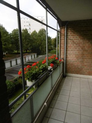 3-Zimmer-Wohnung in Südwestlage mit Loggia und EBK in Langenhagen Nähe Silbersee