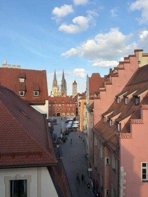 Charmante 2,5-Zimmer-Altbauwohnung in der Regensburger Altstadt