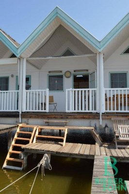 Das Leben genießen - direkt am Wasser! Badehaus mit Seezugang und Bootsanlegestelle!