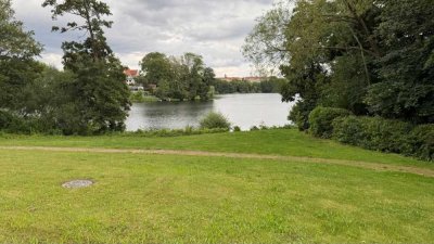 Großzügige 4-Zimmer-Wohnung mit Parkett, 2 Balkone und Seeblick zu mieten!