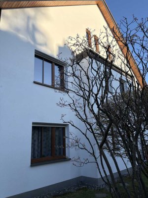 Helle 2-Zimmer Dachgeschosswohnung mit Loggia in München-Trudering