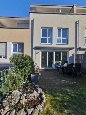 Wohnen am Leimbacher Berg: Rheinmittelhaus mit Tiefgarage+Wallbox in familienfreundlicher Lage