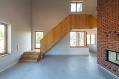 Exklusive Neubau-Doppelhaushälften am Schaalsee: 140 m², Sauna, Kamin, 600 m² Garten, EV-Ladestation