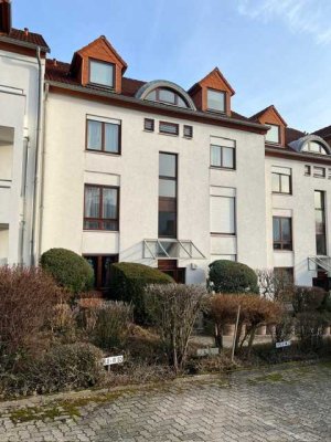 Helle 2-Zimmer-Wohnung mit Balkon in bevorzugter Lage in Neustadt / Wstr..