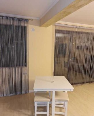 Freundliche und modernisierte 2-Zimmer-Wohnung mit Balkon und EBK in Pforzheim